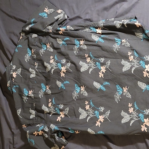 VSTR Premium Large Hawaiian shirt - Picture 2 of 2